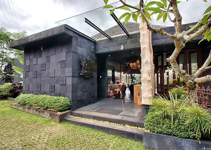 Villa Black Penny